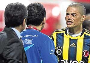 Alex'in tweeti F.Bahçeyi karıştırdı