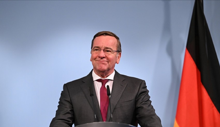 Almanya Savunma Bakanı: Avrupa'da olası bir savaşa hazırlıklı olmalıyız