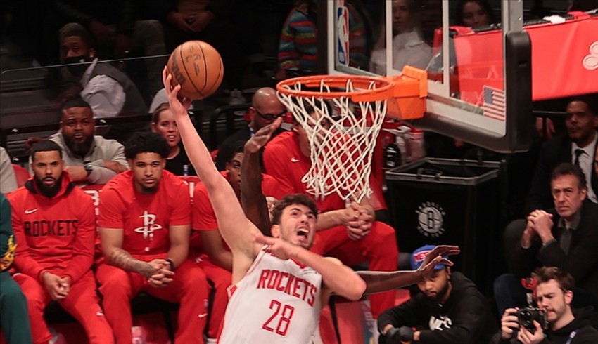 Alperen Şengün'ün takımı Rockets, Cedi Osman'ın Spurs'ünü yendi