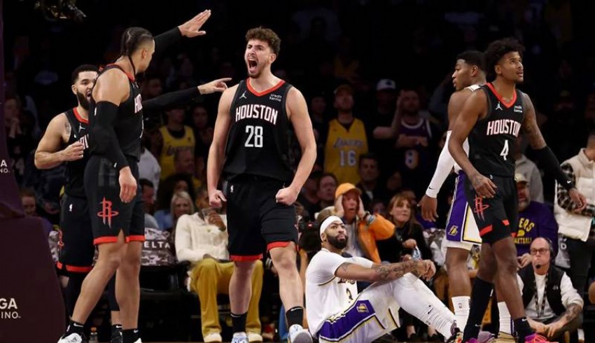 Alperen Şengün'ün tarihe geçtiği maçta son sözü LeBron James söyledi