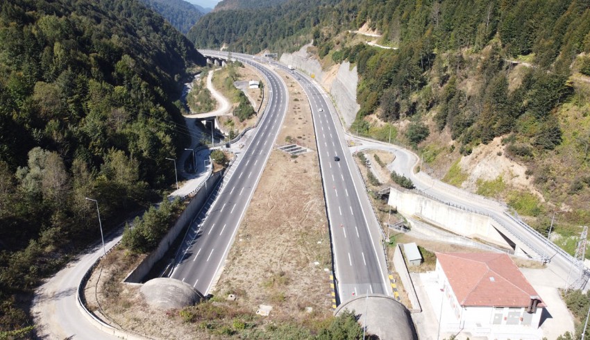 Anadolu Otoyolu Kaynaşlı-Abant arası Ankara yönü 46 gün trafiğe kapalı
