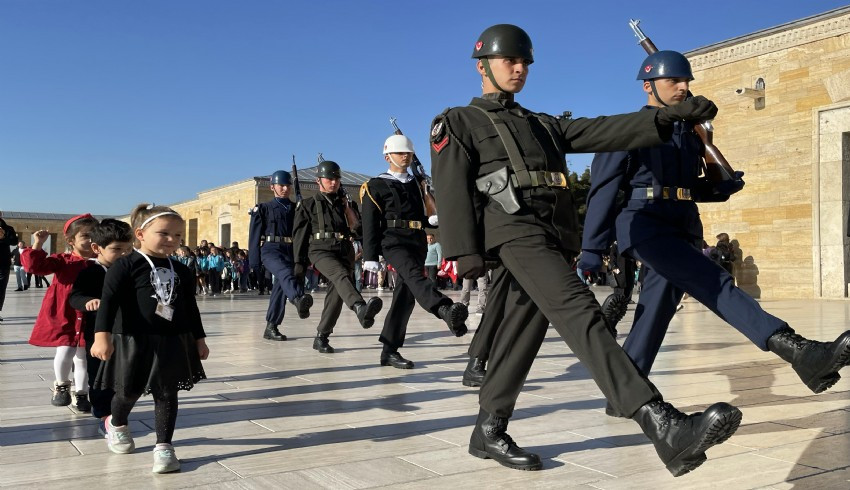 Anıtkabir'in en özel askerleri: Saygı nöbetçileri