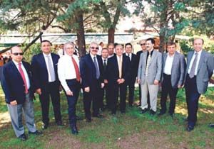 Haberde rakip, günlük hayatta dostlar!