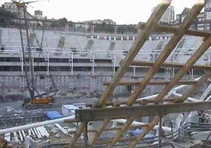 Vodafone Arena'da çatı iskelesi çöktü: İki yaralı