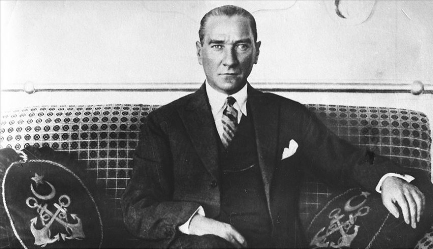 Atatürk bugün hangi şarkıları severdi, sorusu yapay zekayla yanıt buldu