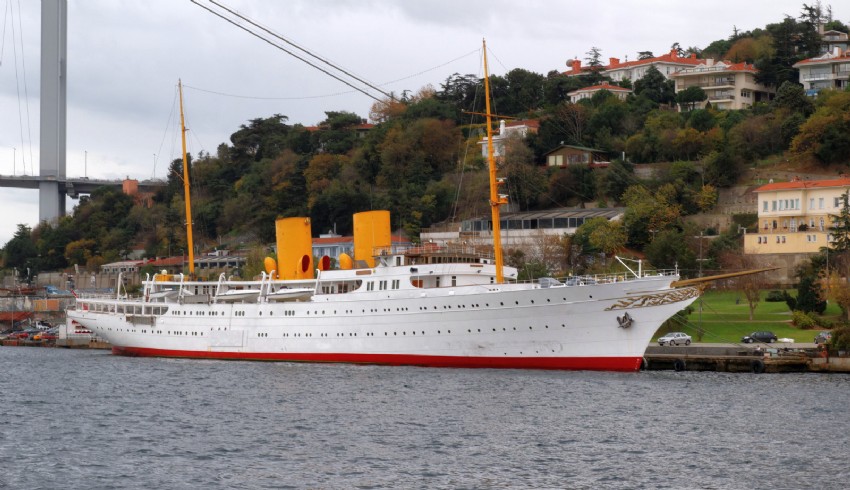 Atatürk'ün yatı Savarona, Harbiyelilere emanet