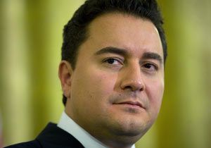 Babacan İhlas Holding binasında