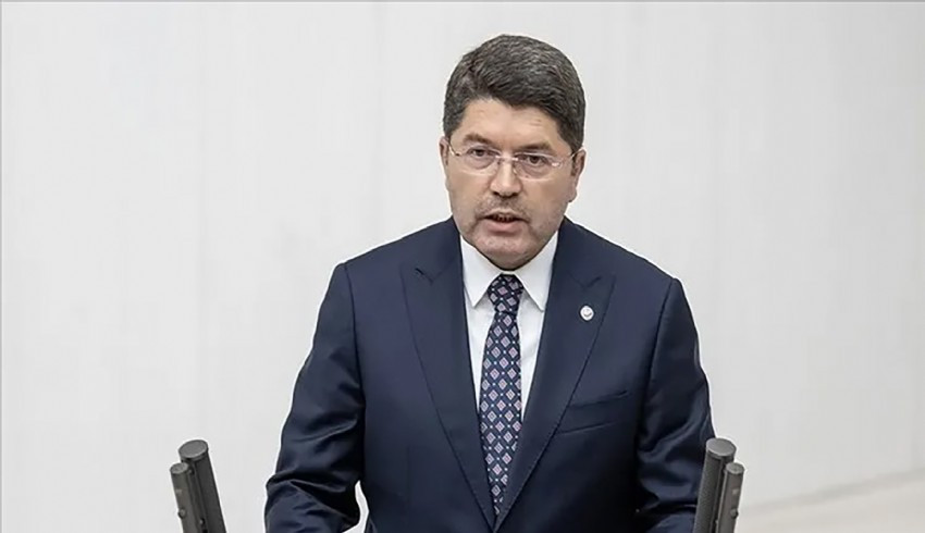 Bakan Tunç: Şehitlere ve ailelerine hakaret paylaşımına gözaltı kararı verildi