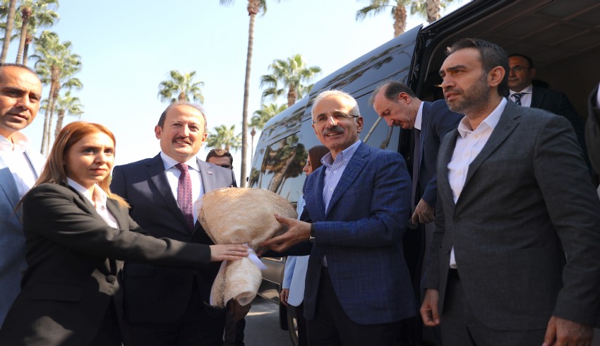 Bakan Uraloğlu: Güvenli ve konforlu ulaşım ağı inşa ediyoruz
