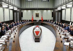 Sıra en üst düzey bürokratta