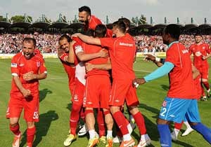 Bu futbolcular 3 aydır maaş alamadı: İşte mucize ile gelen şampiyonluk