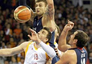 Devlerin maçı!  Galatasaray, Efes'i yendi 