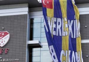 TFF binasına Fenerbahçe bayrağı astılar