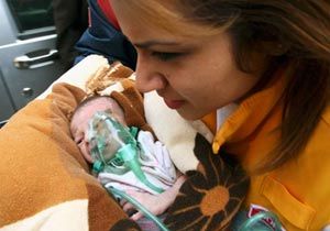 Azra bebek ağladı, 3 nesil kurtuldu