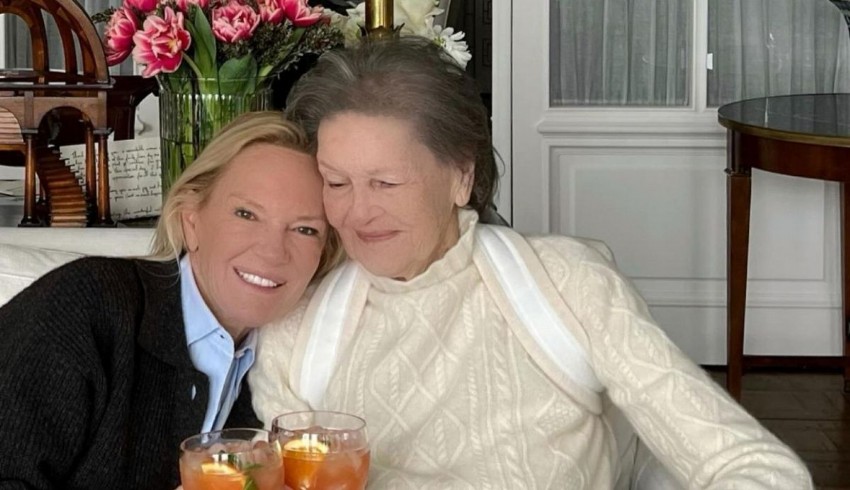 Bettina Hakko doğum gününü ailesiyle kutladı