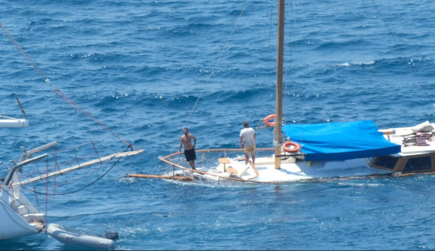 Bodrum'da karaya oturan teknedekiler kurtarıldı
