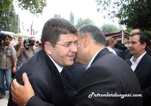Ortak cenazeye son anda katıldı