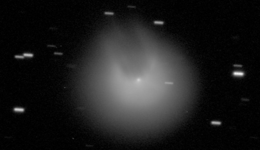 Boynuzları çıkan kuyrukluyıldız dünyaya yaklaşıyor