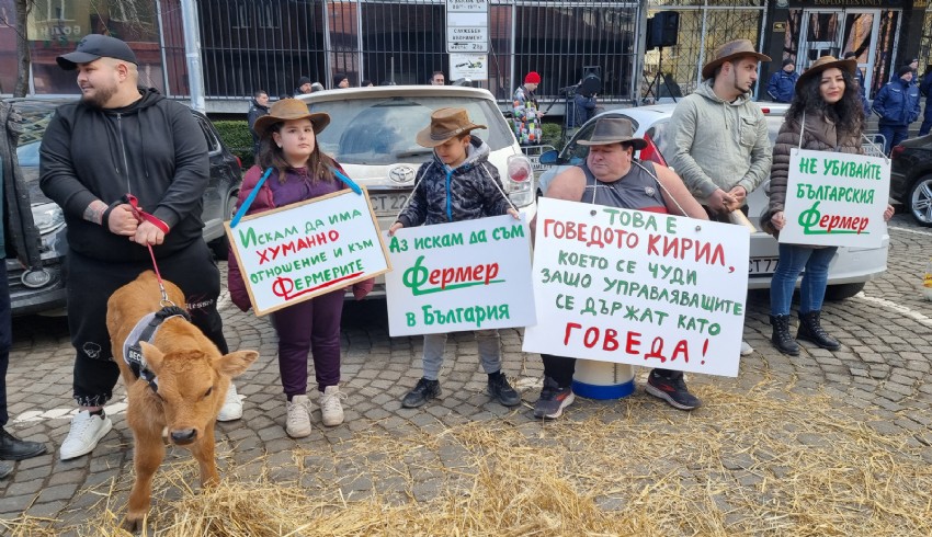 Bulgaristan’da da çiftçiler protesto düzenledi