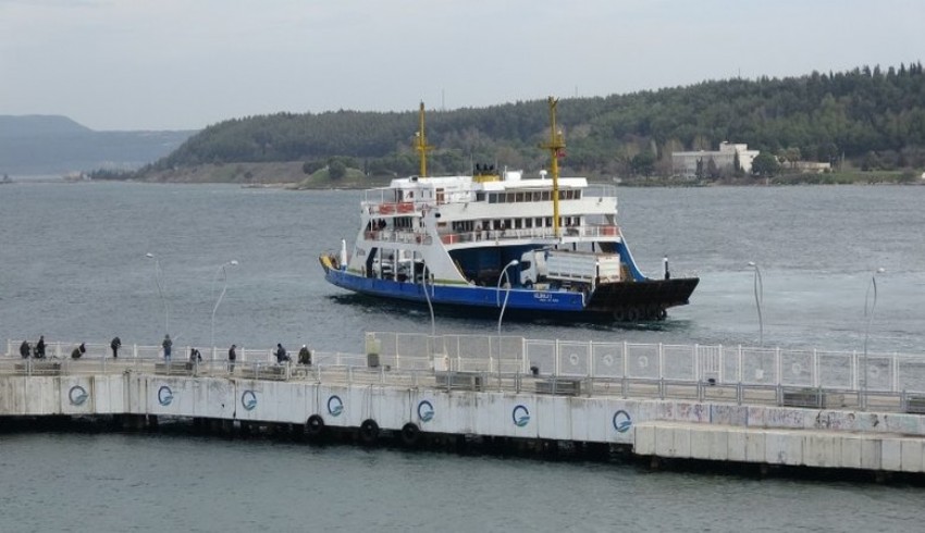 Çanakkale'de yarınki Gökçeada ve Bozcaada feribot seferleri iptal edildi