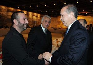 Cem Yılmaz mı daha komik, bakanlar mı?