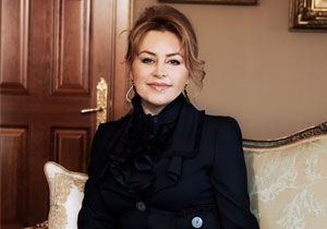 Bayram harçlığıyla ayakkabı alan patroniçe