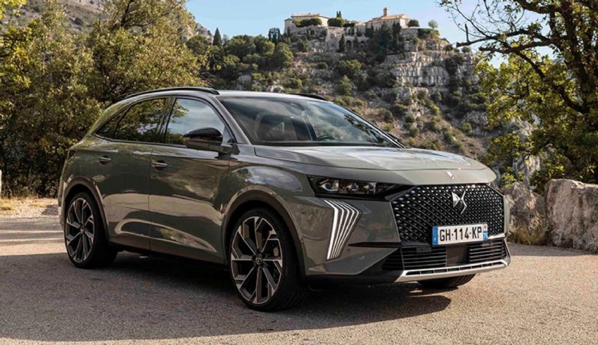 DS Automobiles, DS 4'ün tam elektrikli versiyonunu satışa sunacak