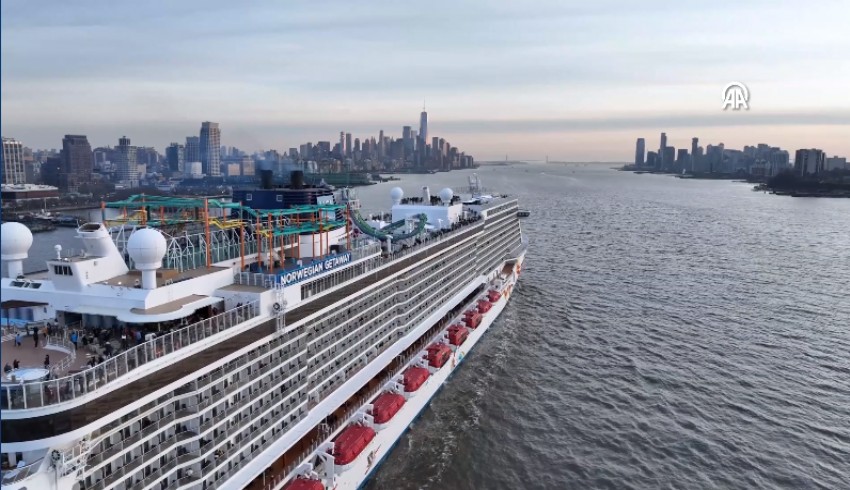 Dünyanın en büyük 10 yolcu gemisinden biri: New York'tan ayrıldı