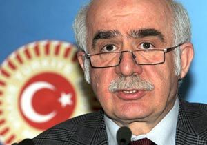 Nazım Hoca siyaseti bıraktı rektör oluyor