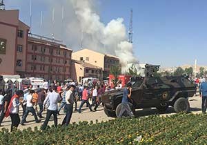 Elazığ'da saldırı: 3 şehit, 100'den fazla yaralı