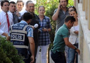 Emre Belözoğlu, adliyeden ayrıldı