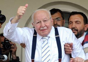 Erbakan yeni kongrenin startını verdi