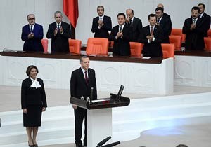 Fraksız yemin eden 2. Cumhurbaşkanı