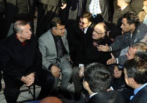 Başbakan Erdoğan, gecekondulara misafir oldu