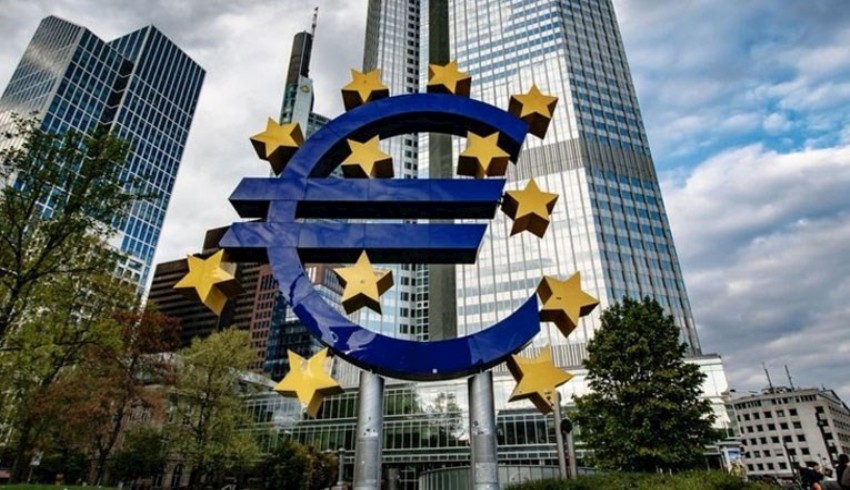 Euro Bölgesi'nde şirketlerin kredi talebi artan faizlerle düşüyor