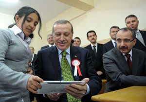 Fatih'in torunları tabletin şifresini kırdı