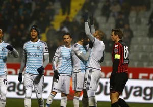 Fenerbahçe, Gençler'i yendi, liderliğe yükseldi