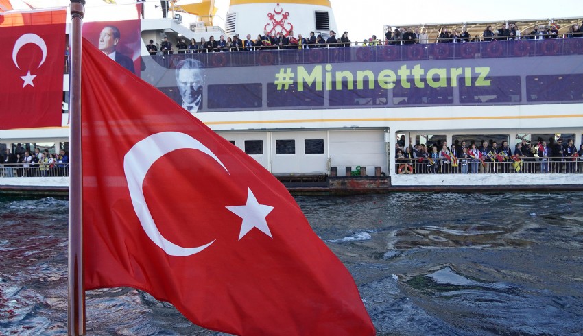 Fenerbahçe, Atatürk'ü "10 Kasım Fenerbahçe Vapuru"nda andı