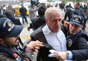 Eski AKP'li Feyzi İşbaşaran'a AKP'liler saldırdı