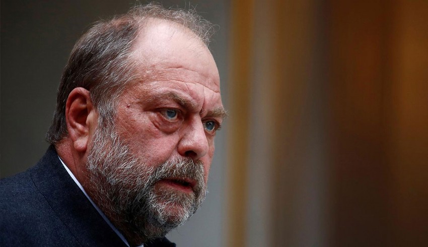 Fransa'da yasa dışı çıkar sağlamayla suçlanan Adalet Bakanı aklandı