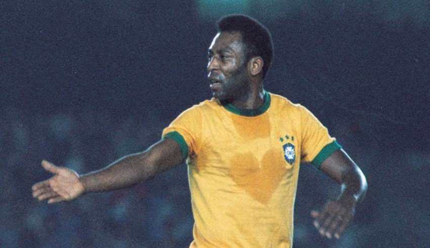 Futbol dünyasının efsane ismi Pele, vefatının ilk yılında anılıyor