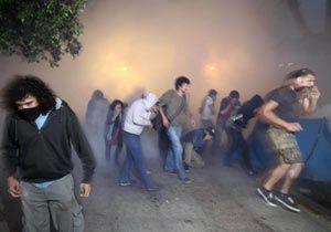 Gezi Parkı'na yine polis müdahalesi: Yaralılar var