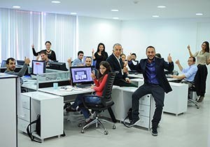 Ünlü holdingden girişimcilere maaş ve PR desteği