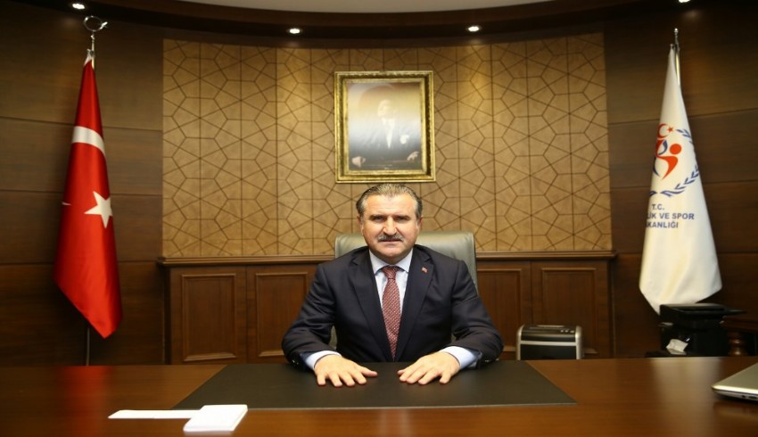 Gençlere ÖTV'siz cep telefonu için çalışmada sona gelindi