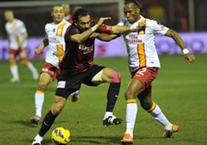 Galatasaray Eskişehir'de direkten döndü