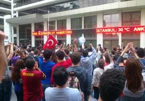 Taksim'de eylemciler Habertürk binasına yürüdü