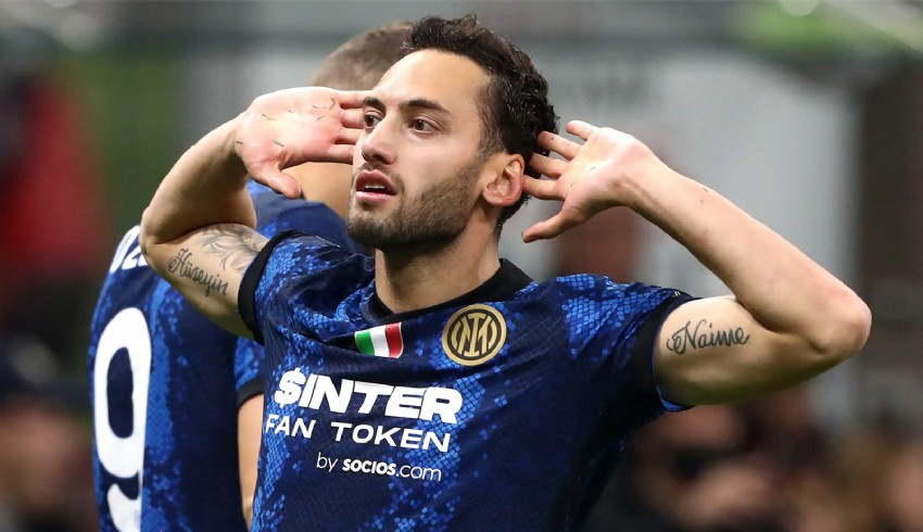 Hakan Çalhanoğlu en iyi 100 futbolcu arasında