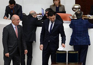 Hakan Şükür’den AKP vekillere şok cevap! Hoşbulduk, hırsız seviciler