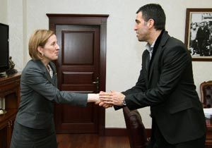 Hakan Şükür, SHÇEK'e transfer oldu