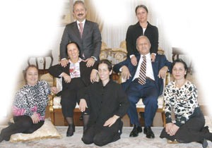 4 kız kardeş Haluk Ulusoy'u devirdi!